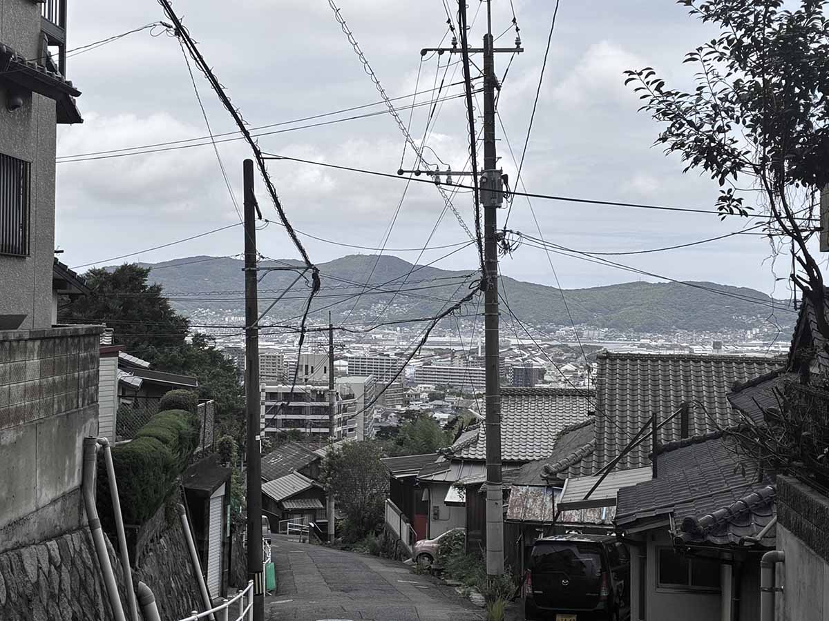 坂道の向こうにある暮らし