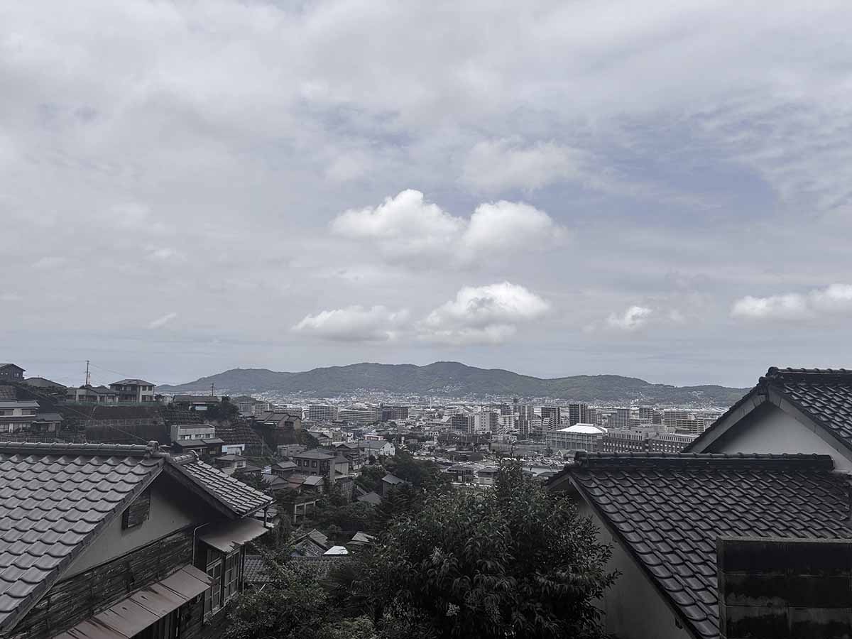 振り返れば、八幡の街がある